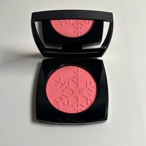 CHANEL LES BEIGE HEALTHY WINTER GLOW BLUSH IN “ROSE PILAIRE” *NEW IN BOX*